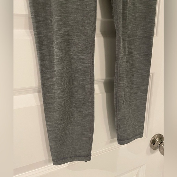 Athleta Ultra High Rise Elation 7/8 leggings, grey, size small - Picture 4 of 5